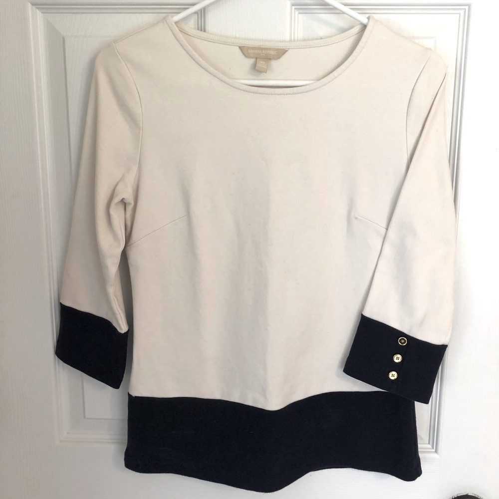 Banana Republic top. Cream and navy. Size XS